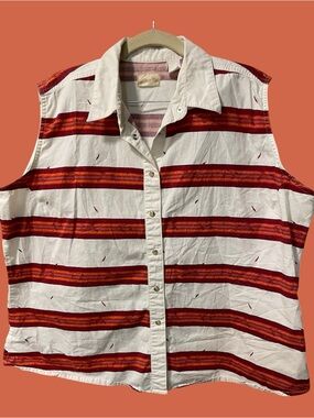 VTG Wrangler Sleeveless Button-Down Shirt in White with Red and Orange Stripes